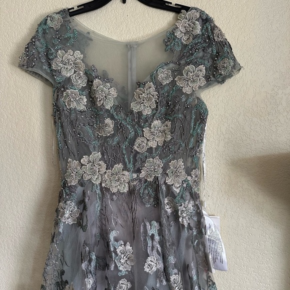 Mac Duggal Floral Embroidered Tulle Gown Size 6 Light Blue Dress Maxi Mesh - Picture 5 of 11